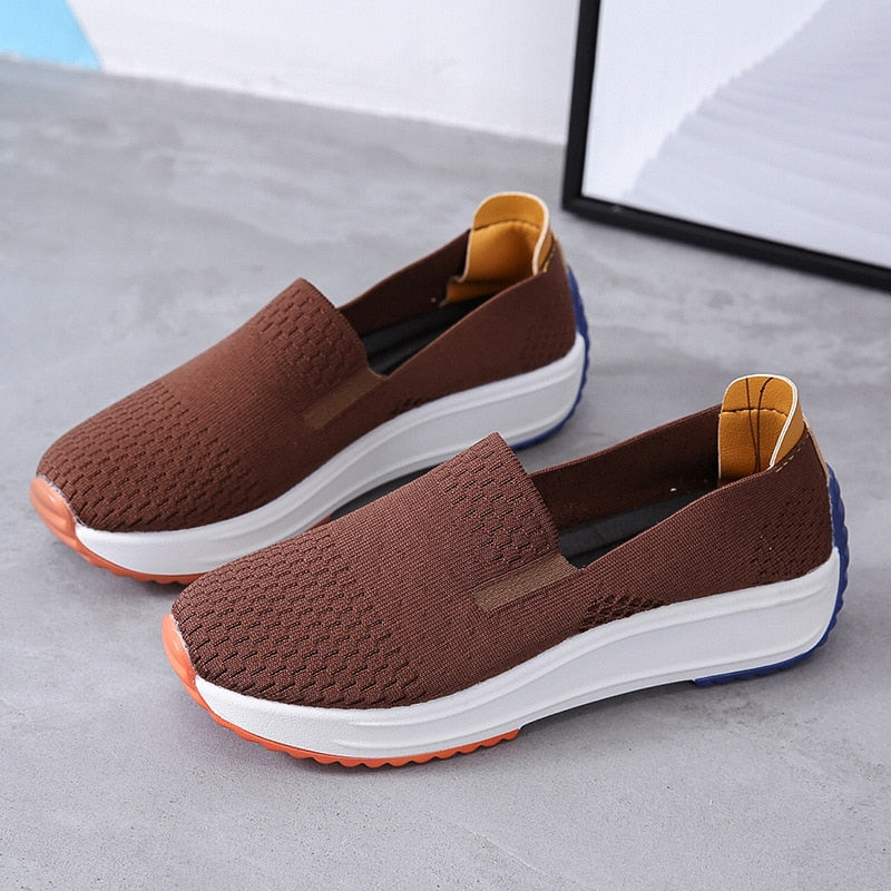 Luz - Slip On Sneakers i Mesh med Kontrasterande Sula