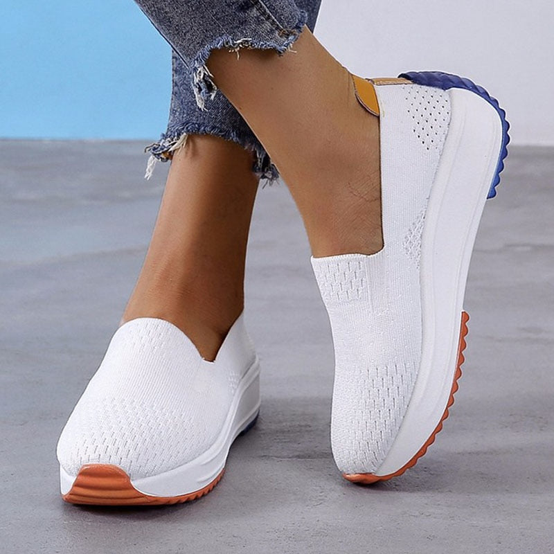 Luz - Slip On Sneakers i Mesh med Kontrasterande Sula